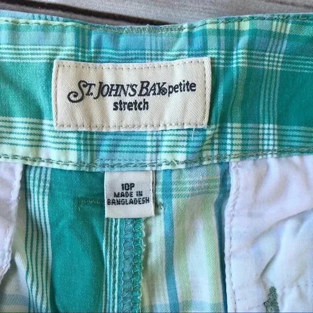St. John's Bay Plaid Shorts Women 10P Green Teal Petite Stretch Casual Summer - Picture 7 of 13